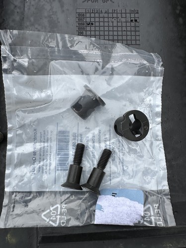 Mounting set for