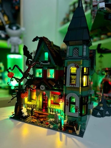 Moc haunted house with light - haunted,