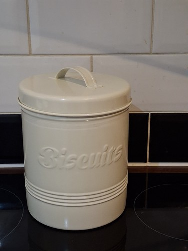 Biscuit barrel tin - biscuit,