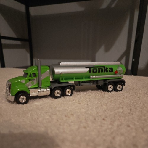 Tonka die cast - cast, big