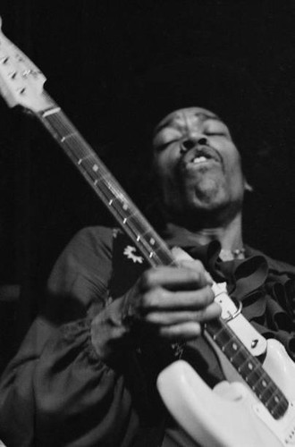 Jimi hendrix playing fender - jimi,