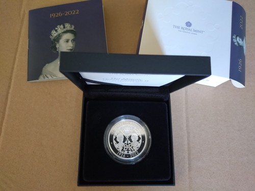 Queen elizabeth 2nd 5 - queen,