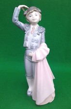 LLADRO - LITTLE PROUD MATADOR (YOUNG BOY BULLFIGHTER) - 5117.