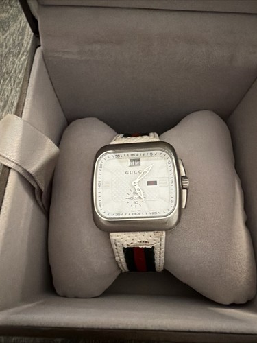 Gucci coupé square white - white, dial