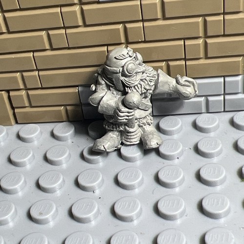 Old warhammer dwarf pilot - dwarf,
