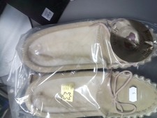 Size 5 mens/women Slipper