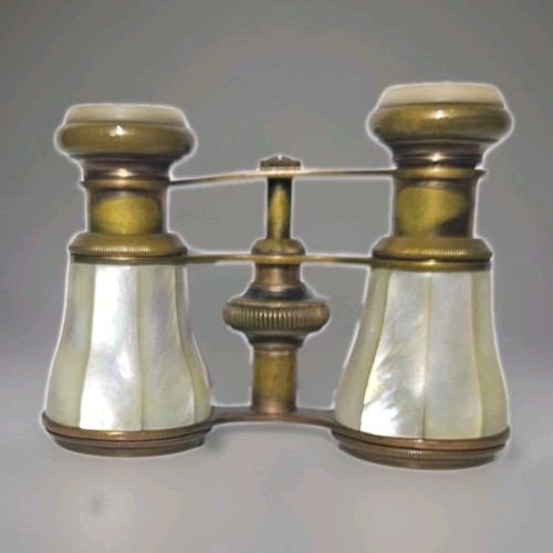 Mother pearl binoculars - of,