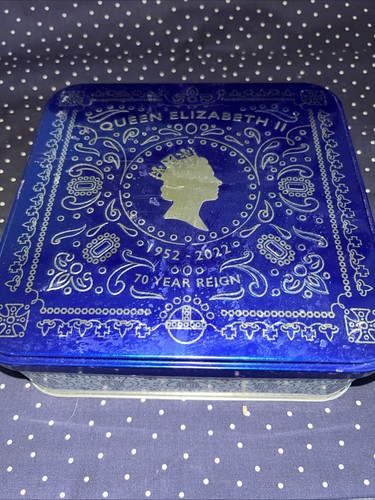Blue silver biscuit tin - blue/silver,