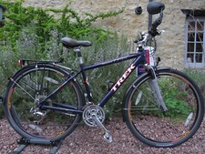 Trek 7700 Multitrack 700c medium frame size