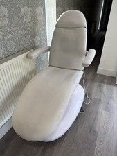 Fully Electric Treatment Couch