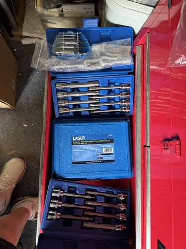 Red sealey tool box - tool, 5