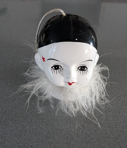 Pierrot the clown head hanging - the,