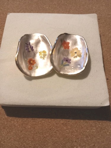 Hand painted gold tone - hand,