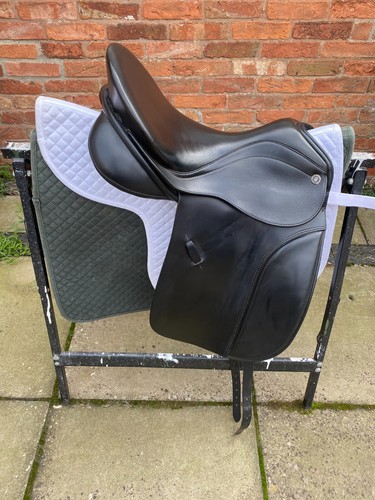 Farringtons dressage saddle - dressage,