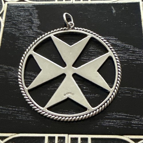 Large maltese cross - large,