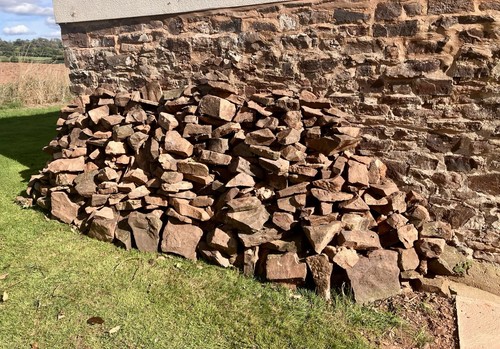Reclaimed building dry stone - reclaimed,