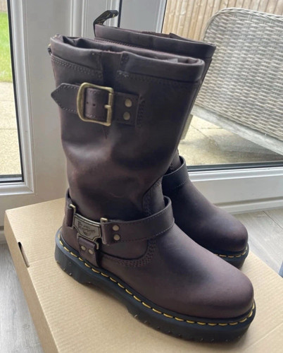 Martens anistone hi brown - martens,