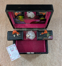 Vintage Japanese lacquer jewellery box