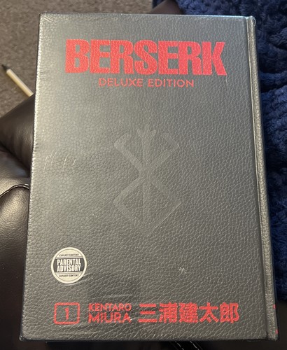 Berserk deluxe volume by - deluxe, 1