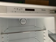 Miele KFN 37432 ID Integrated Fridge Freezer 70:30