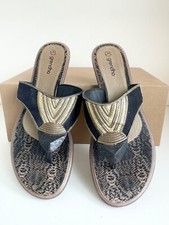 GRENDHA BLACK,BROWN & GOLD TOE