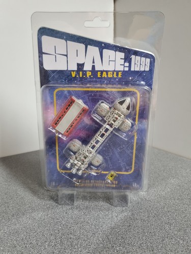 Sixteen space 1999 micro - sixteen,
