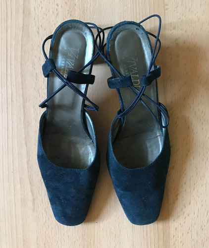 Vivaldi blue suede slingback
