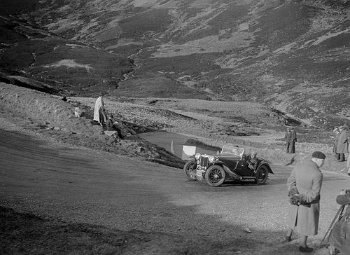 Old large photo race - large,