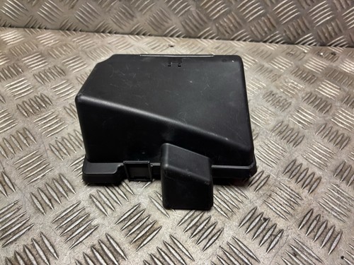 Peugeot 206 engine bay fuse - engine,
