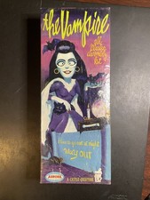 Aurora Vampire Model Kit
