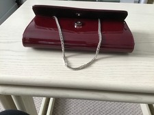 JANE  SHILTON VINTAGE BURGUNDY PATENT HANDBAG WITH SILVER CHAIN STRAP & DUSTBAG