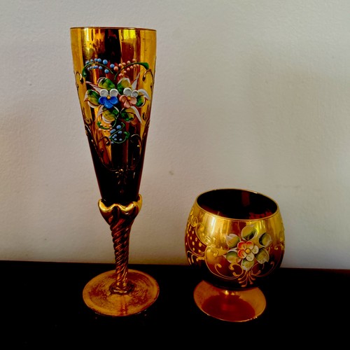 Beautiful vintage hand - beautiful,