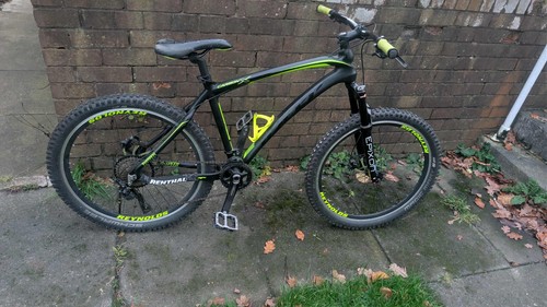 Hyper carbon mountain bike - hyper,