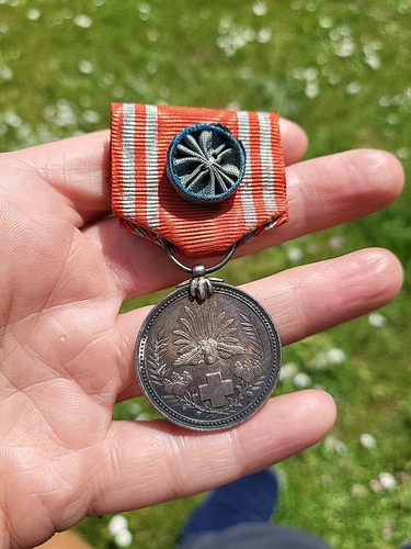 Japanese red cross silver - red,