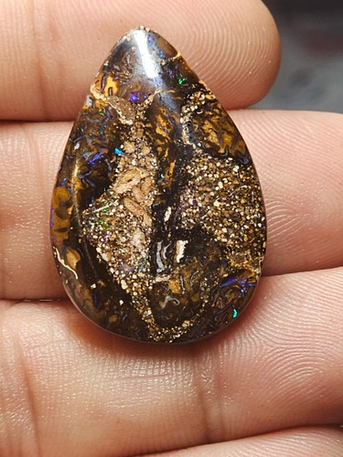 6cts queensland boulder - ,