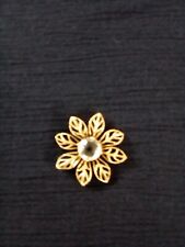 Uri Geller 9ct gold and rock quartz flower pendant, NWOT