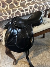 17.5” M Oliver Townsend (Kentaur Tree) Black Monoflap Jump Saddle