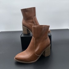 Universal Thread Cognac Cleo