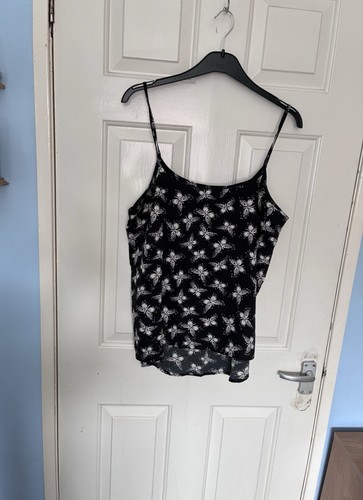 Size black white - 16, butterfly