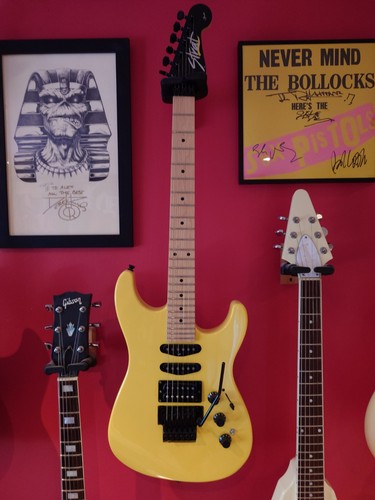 Fender 80s stratocaster - fender,