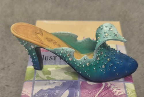 Just the right shoe - right, wave"