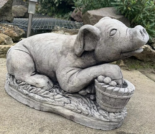 Stone garden lying pig - lying,