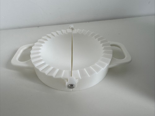 Pastry dumpling maker hand - pastry,
