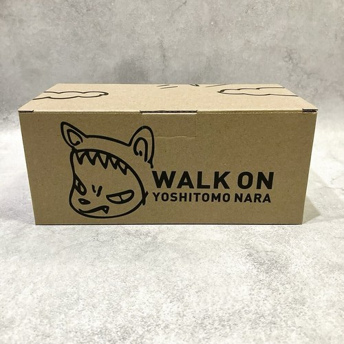 Yoshitomo nara flip - yoshitomo, table