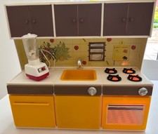 Vintage 1980s Pedigree Sindy Action Kitchen Unit (Oven and hob light up) 44500