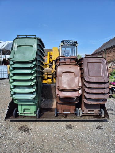 Wheelie bin compactor for - wheelie,