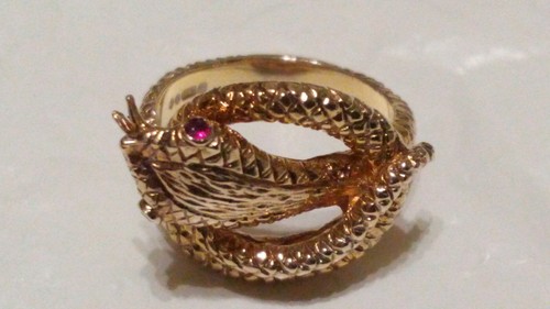 Heavy 9ct yellow solid - heavy,