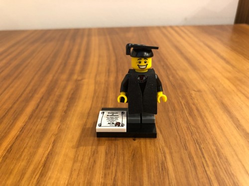 Lego the graduate - , figure