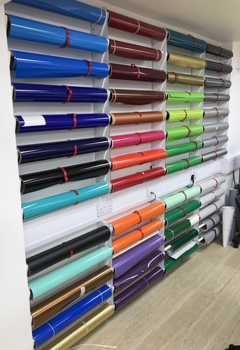 Avery vinyl wall rack holder - vinyl, rack/holder