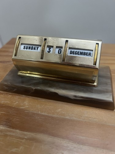 Vintage gold toned metal desk - gold,